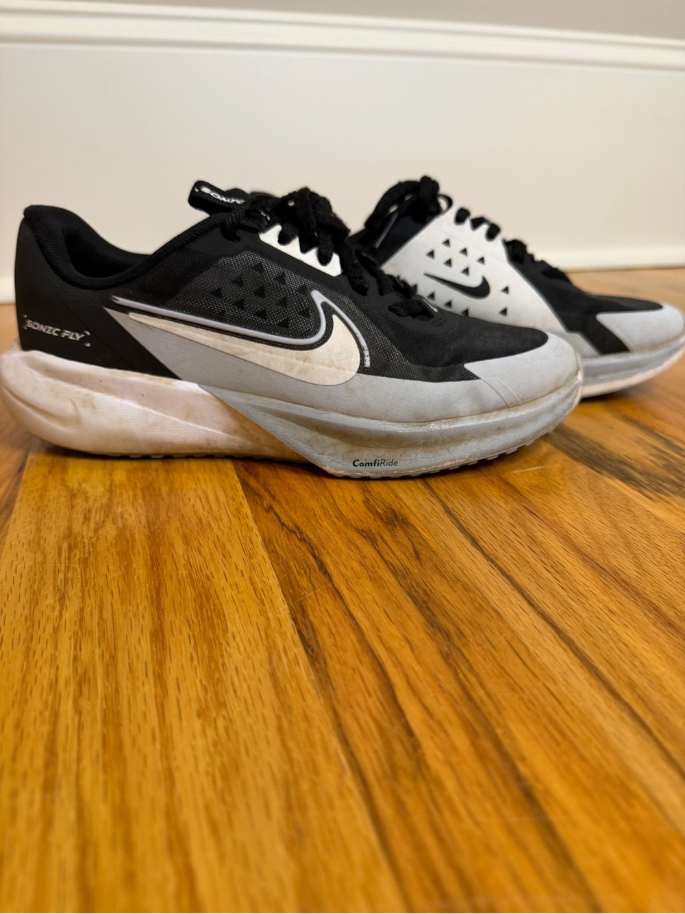 Nike Sonic Fly Black & White Running Shoes Sneakers